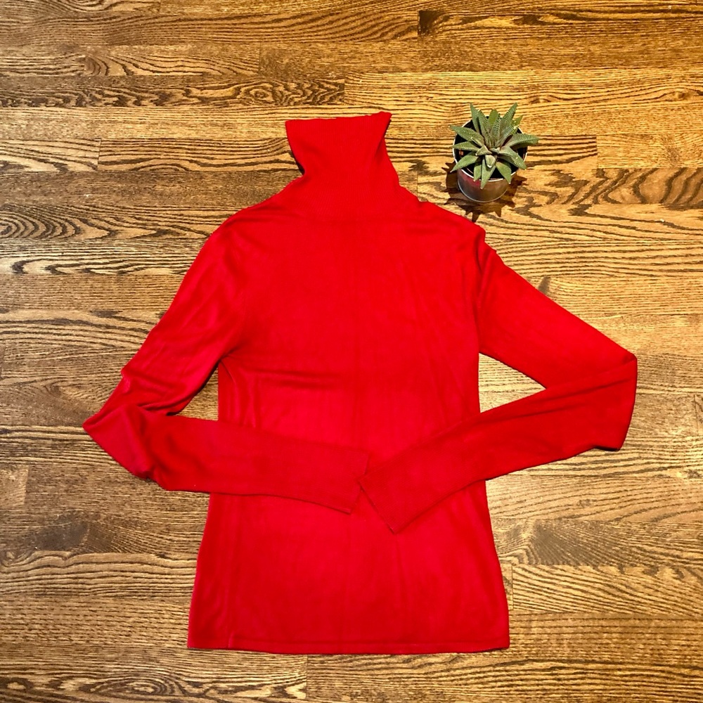 Vintage Red Danier Long-Sleeved Turtleneck. Size: Small.
